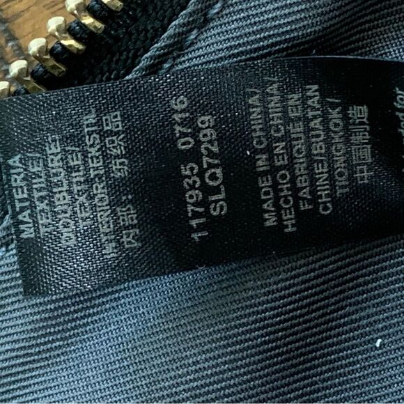 Fossil Heart Print Leather Clutch Pouch Kindle IPAD Unisex Zip Up 8x11 Black EUC - Picture 11 of 12